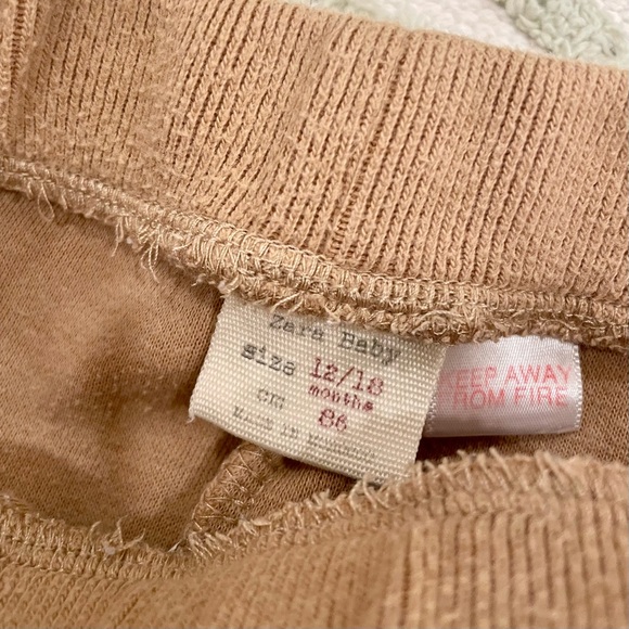 Zara Ribbed Knit Button Front Sweater Jogger Pants in Camel Brown - 12-18 Months - Picture 3 of 4